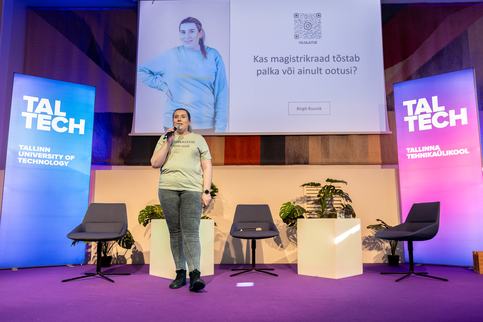 Palgateadlikkuse eestvedaja Birgit Ruunik vaatas teemat tööturu ja tasustamise vaatenurgast ning rõhutas, et kuigi magistrikraad ei taga automaatselt kõrgemat palka, võib tagada parema ligipääsu paremate tasudega ametikohtadele. Foto: Jürgen Randma