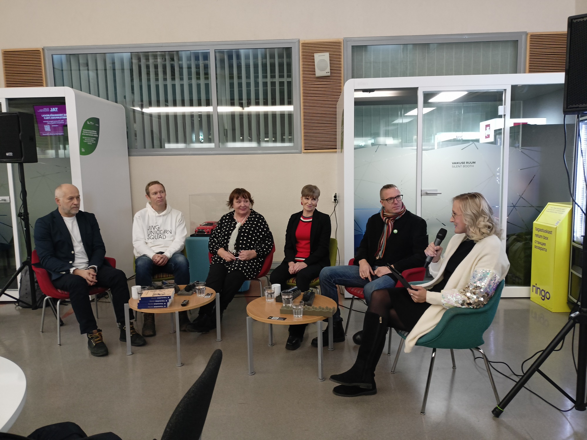 Kirjanikud ja IT-professorid lugemisklubi TalTech