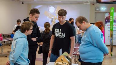 TalTechi Virumaa kolledži arukate süsteemide ja rakendusinfotehnoloogia tudeng Artur Veskus