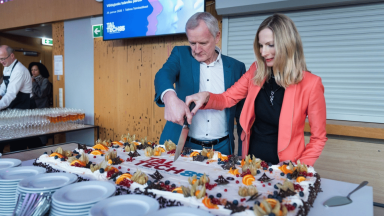 Rektor Tiit Land ja majandusteaduskonna dekaan Mari Avarmaa 