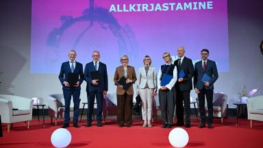 Halduslepingu allkirjastamine