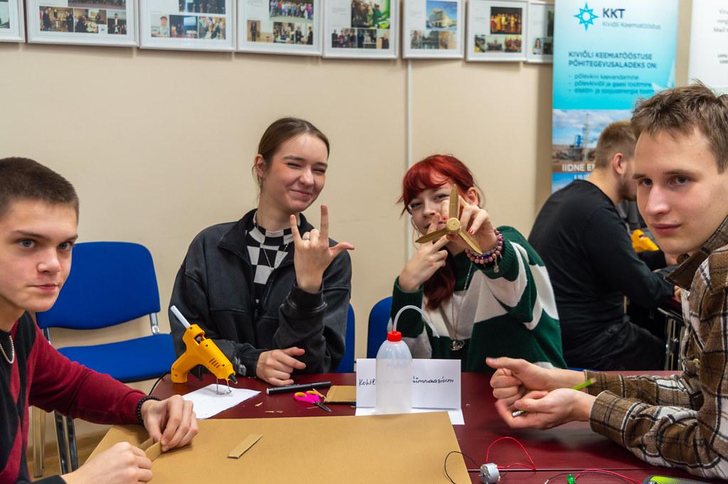 Gümnasistid TalTech Virumaa kolledži inseneripäeval 2024