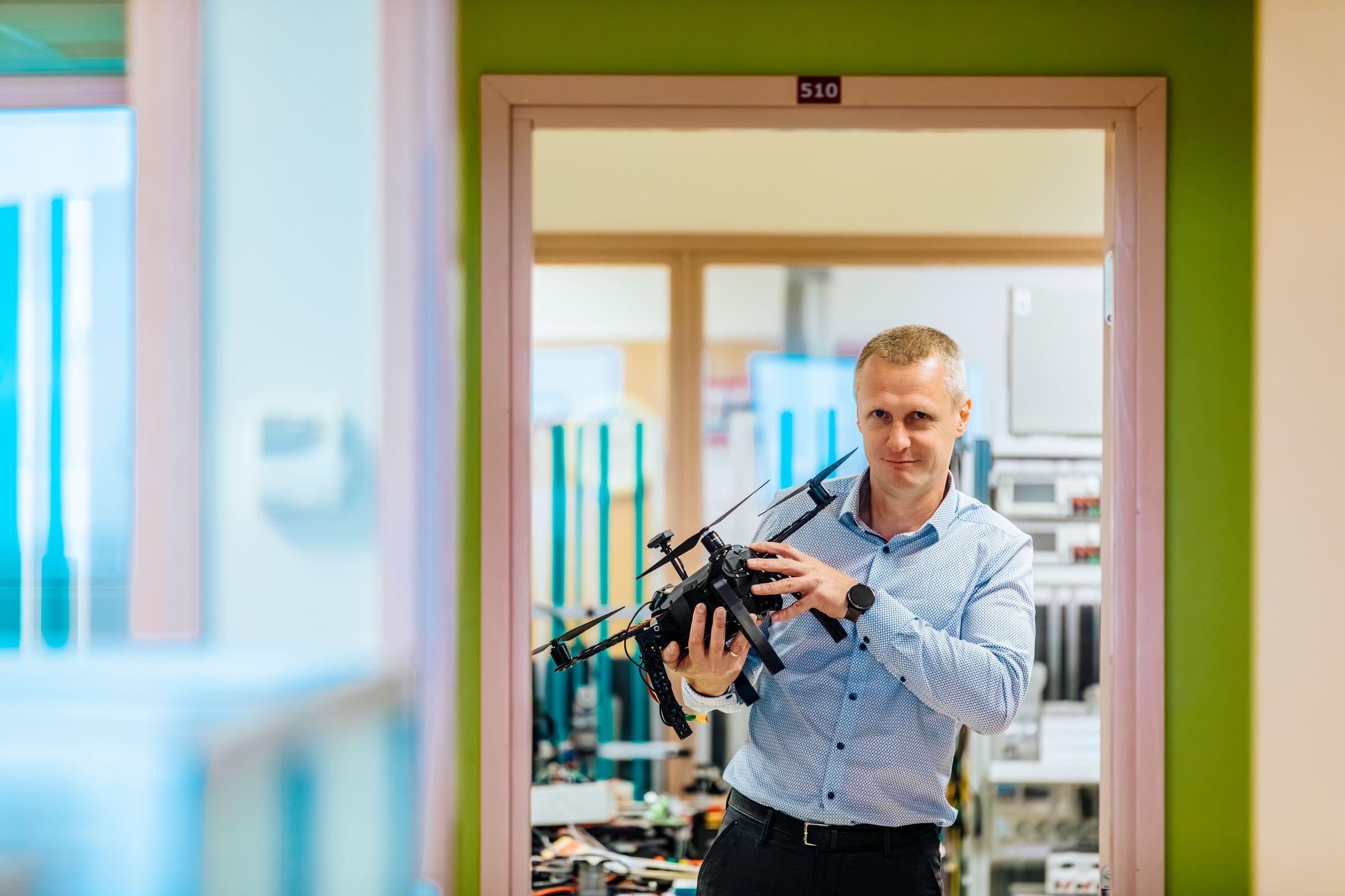 Mairo Leier drooniga laboris