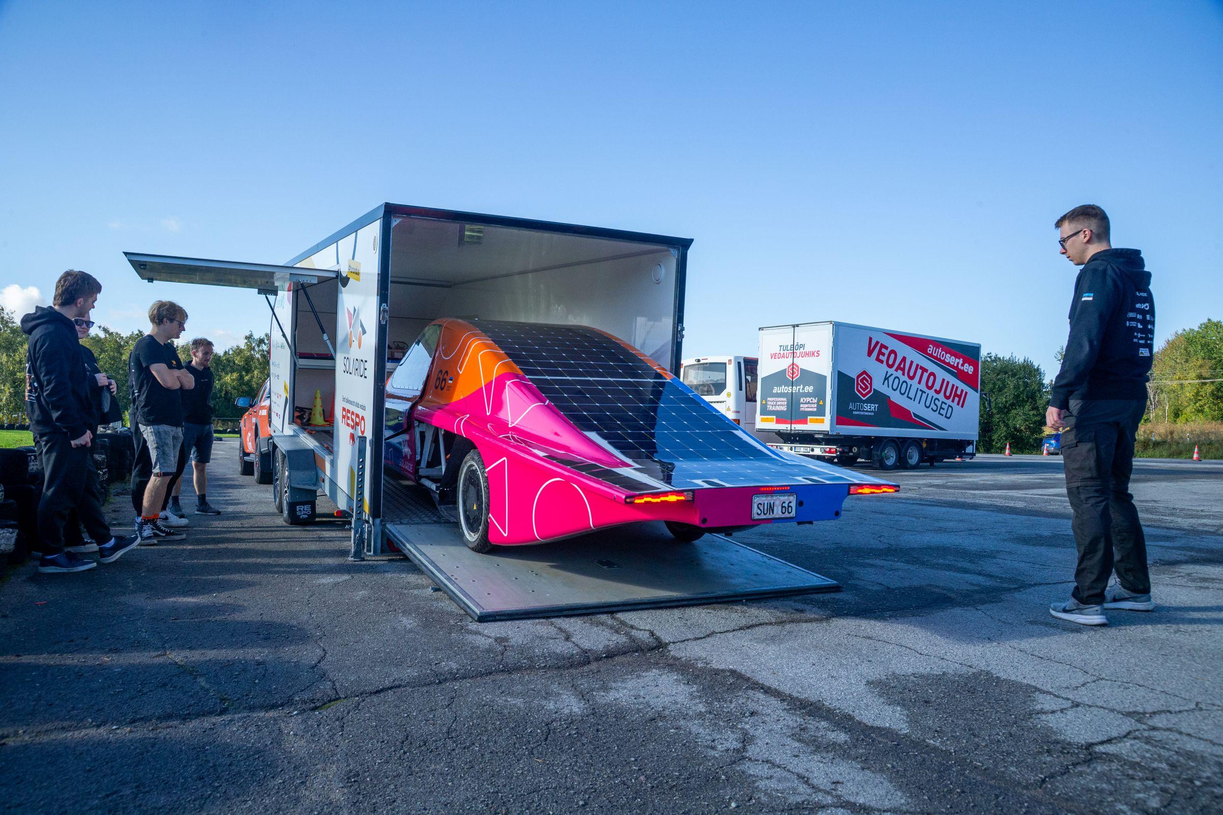 Solaride päikeseauto võistlusel