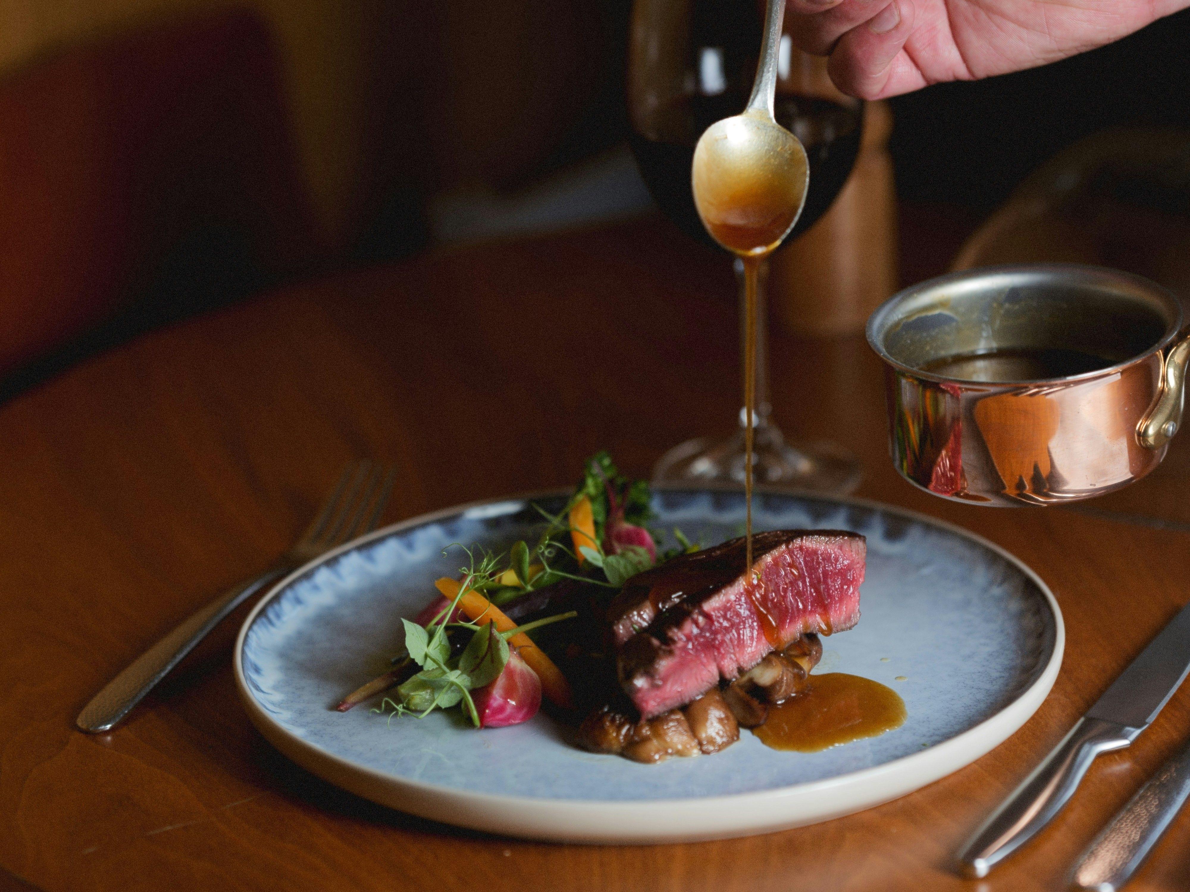 toidu viimistlemine taldrikul